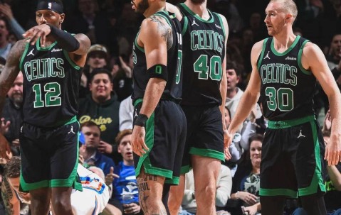 爱游戏智能体验-凯尔特人球星三分绝杀，全场观众热烈欢呼，原因提高活动详细.