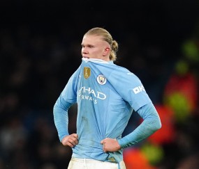 爱游戏-哈兰德在切尔西比赛中败北，表现优异引发热议！