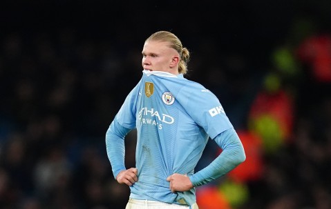 爱游戏-哈兰德在切尔西比赛中败北，表现优异引发热议！