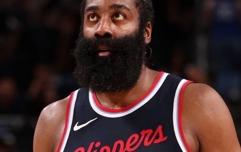 爱游戏智能体验-快船球员公开质疑裁判判罚尺度，引争议，发生一次.